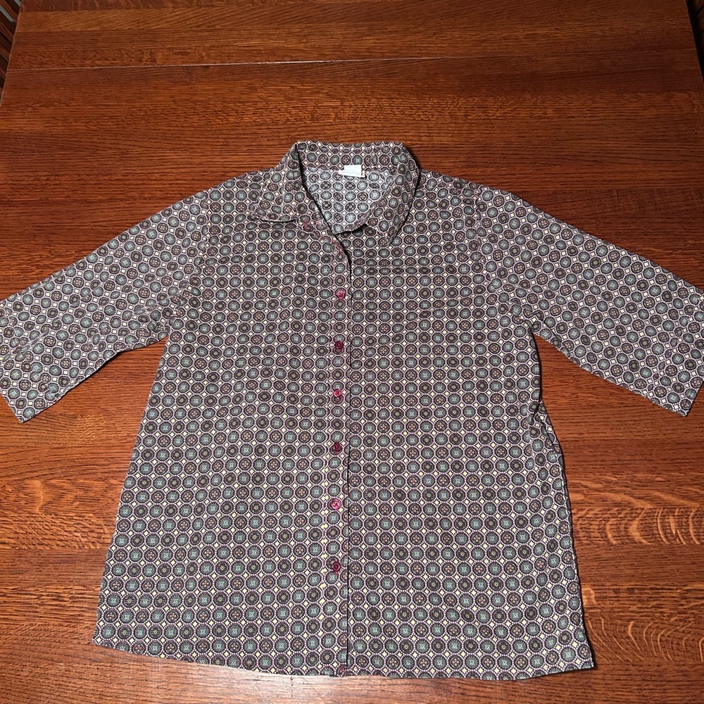 Chic Women's Patterned Button-Down Shirt - image 2